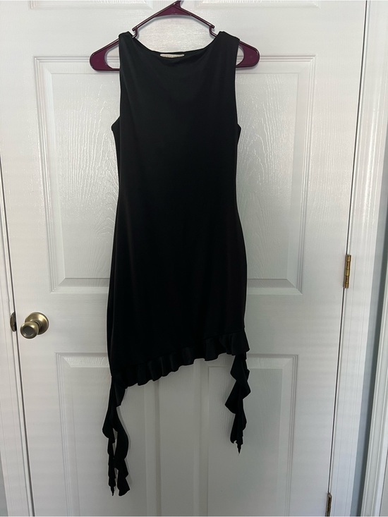 Thirty Thirty Dresses & Skirts - Black Sleeveless Asymmetric Ruffle-Hem Dress